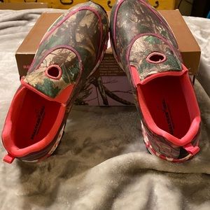 Women’s Camo slide on shoes